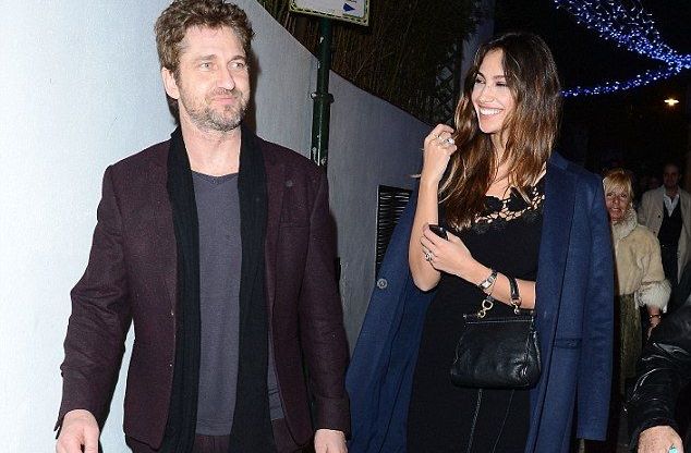 
	Madalina Ghenea, logodita cu Gerard Butler. Ce inel a purtat la un eveniment monden: FOTO
