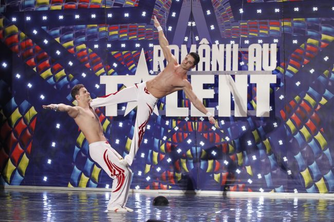 
	Peste 7 milioane de romani au urmarit vineri seara &quot;Romanii au talent&quot; la ProTV. Revezi AICI cele mai tari momente: FOTO si VIDEO
