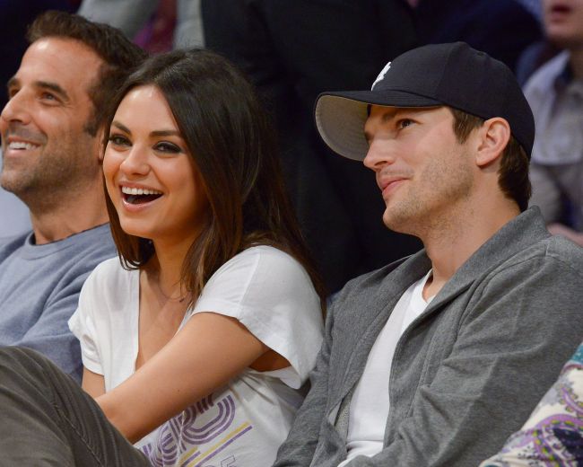 
	Ashton Kutcher, dezvaluiri despre relatia cu Mila Kunis. Nu vrea sa repete aceeasi greseala pe care a facut-o cu Demi Moore
