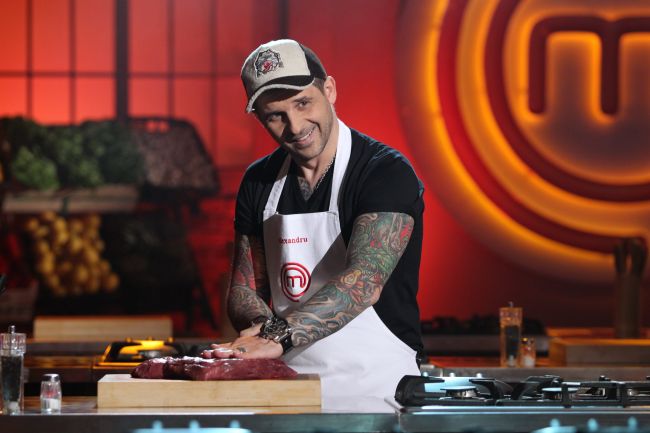 
	Alexandru Hora de la &quot;MasterChef&quot; dezvaluie reteta cu care crede ca ar putea sa o impresioneze pe Angelina Jolie
