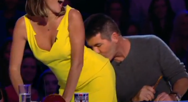 
	Cum a ajuns Simon Cowell in aceasta situatie la &quot;Britain&#39;s Got Talent&quot;. Momentul care a facut milioane de englezi sa rada in hohote: VIDEO
