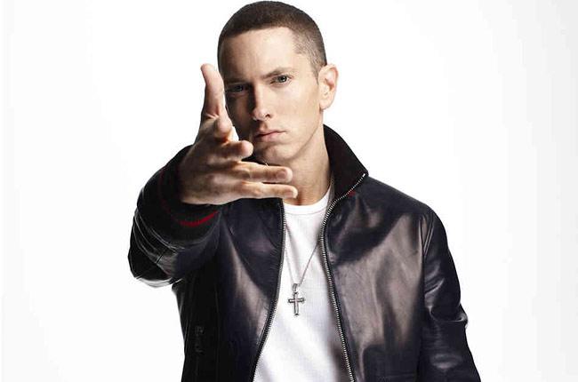 
	Eminem contra Facebook. De ce a dat cantaretul in judecata reteaua de socializare
