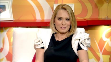 
	Andreea Esca, bruneta. Prezentatoarea Stirilor ProTV si-a uimit fanii cu un nou look: FOTO
