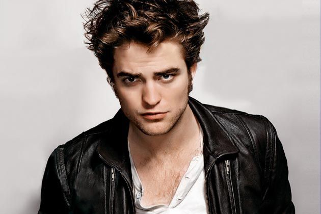 
	Care Kristen Stewart? Robert Pattinson se saruta pasional cu o blonda superba
