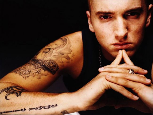 
	Eminem a lansat o piesa noua. Da-i PLAY si spune cum ti se pare
