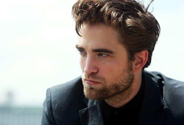 
	Robert Pattinson, despre fanii Twilight: &quot;Oare ce fac oamenii astia toata ziua?&quot;
