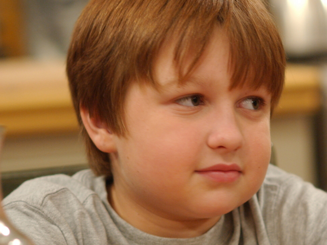 
	Angus T. Jones, starul din &quot;Two And A Half Men&quot;, trece printr-o perioada dificila. &quot;Este de nerecunoscut. A slabit foarte mult!&quot;
