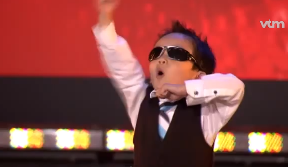 
	Un baietel de 4 ani danseaza pe &quot;Gangnam Style&quot; la &quot;Belgium&#39;s Got Talent&quot;. Un clip de milioane de vizualizari
