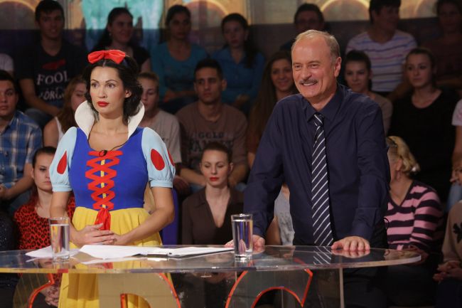 
	Nicoleta Luciu este Alba ca Zapada la &quot;Serviciul Roman de Comedie&quot;, diseara, de la 20.30, la ProTV
