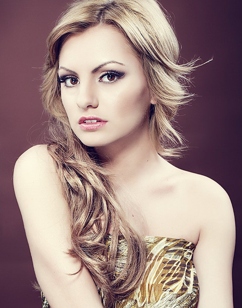 
	A facut-o sa planga pe Alexandra Stan. Vezi ce anume a provocat momentul emotionant!
