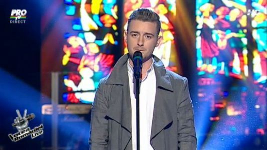 
	Mihai Chitu si Brenciu mizeaza pe EA pentru a castiga &quot;Vocea Romaniei&quot;. Ce artista consacrata va urca pe scena DISEARA, alaturi de Mihai
