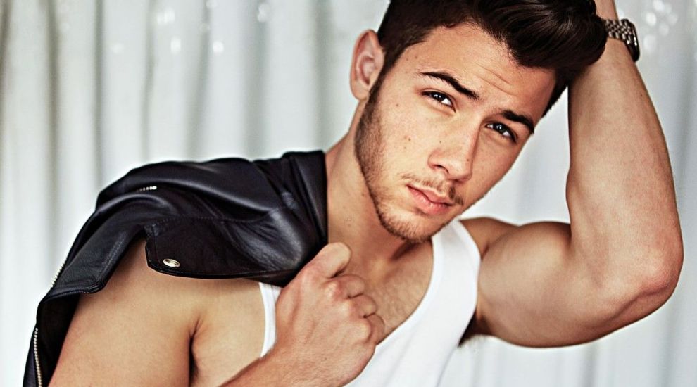 
	Probabil cel mai sexy cuplu al momentului. Cum arata fosta Miss Universe la bratul iubitului ei, Nick Jonas
