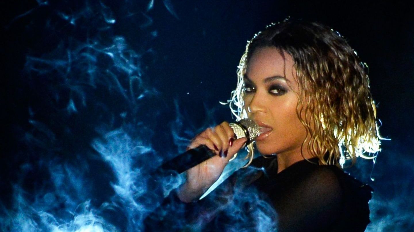 
	Beyonce, mai slaba ca niciodata, cu un spatiu urias intre coapse. Noua silueta a artistei i-a ingrijorat pe fani: &quot;Se infometeaza?&quot;
