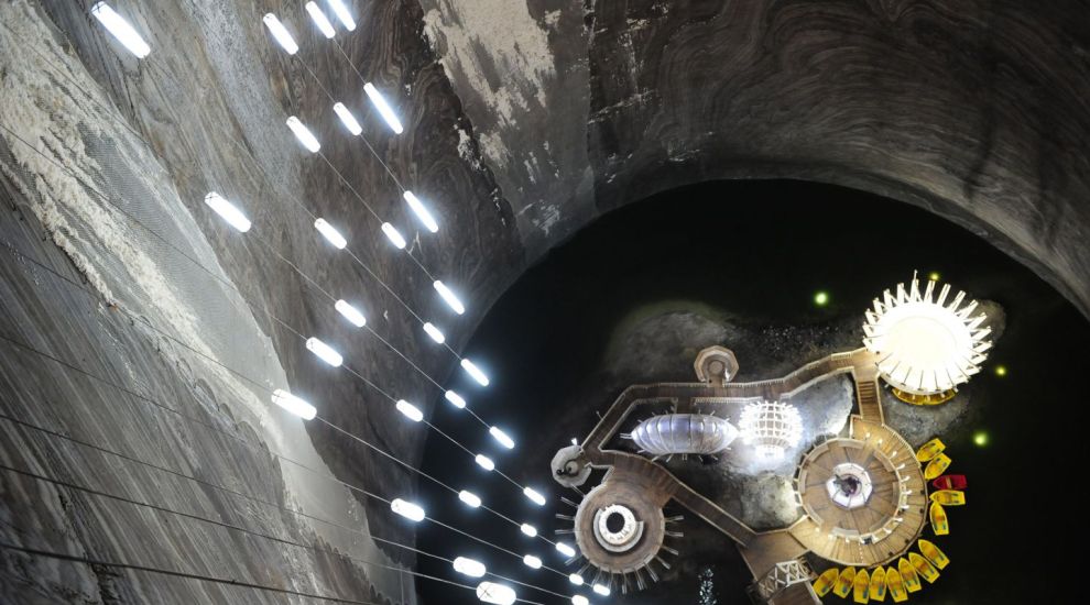 
	Salina Turda, pe primul loc intr-un top al celor mai cool atractii turistice subterane
