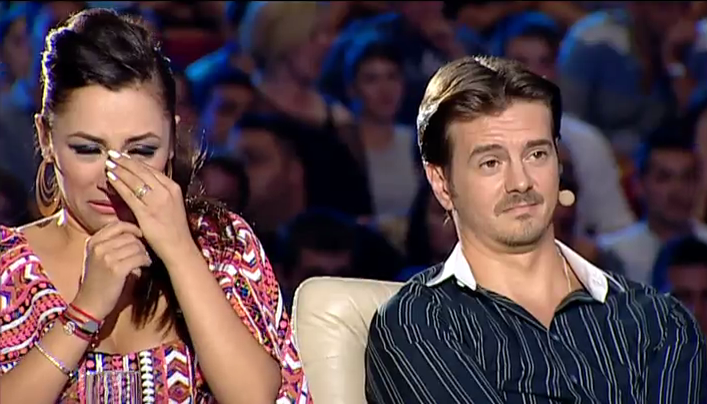 
	Ce a fost in stare sa faca un barbat cu un cutit si o drujba, pe scena &quot;Romanii au talent&quot; 2014. Andra a putut privi cu greu momentul
