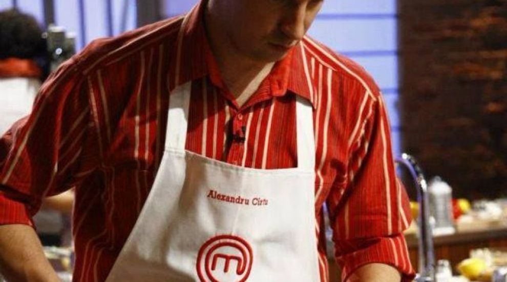 
	Un fost concurent de la &quot;Masterchef&quot; a slabit 38 de kilograme in cinci luni: &quot;Munceam mult si mancam prost&quot;. Transformarea este spectaculoasa
