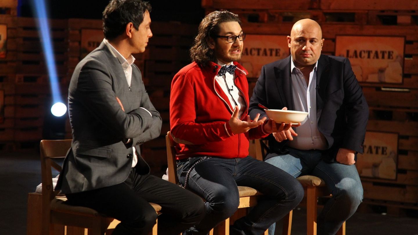 
	Cuisoarele ii dau de furca lui Chef Catalin Scarlatescu la &quot;MasterChef&quot;, ACUM, pe ProTV
