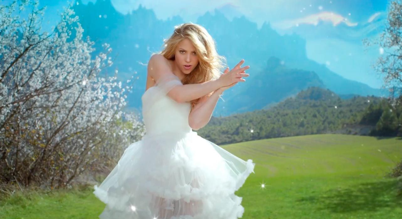 
	Rochia de mireasa a unui designer roman, vedeta noului clip lansat de Shakira. A fost vazuta deja de 11.000.000 de oameni
