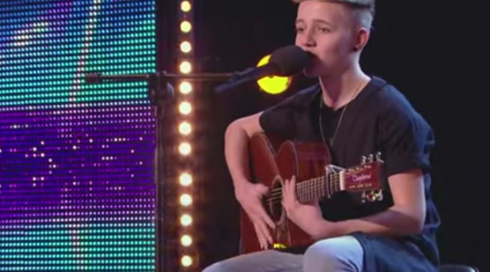 
	Un adolescent de 14 ani a cantat un cantec compus de el la preselectiile &quot;Britain&#39;s Got Talent&quot;. Reactia juriului, fabuloasa
