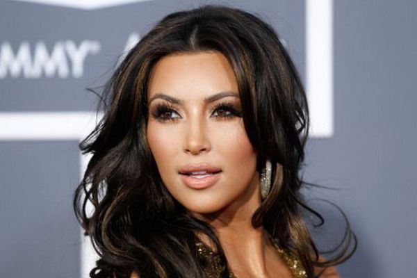 
	Nu-si constientizeaza greutatea. Kim Kardashian vrea cu orice pret sa isi arate formele
