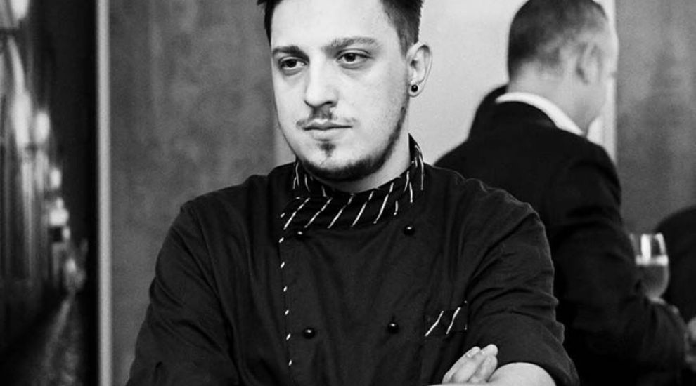 
	Mihai Toader, de la MasterChef,&nbsp;printre finalistii est-europeni ai competitiei internationale San Pellegrino Young Chef
