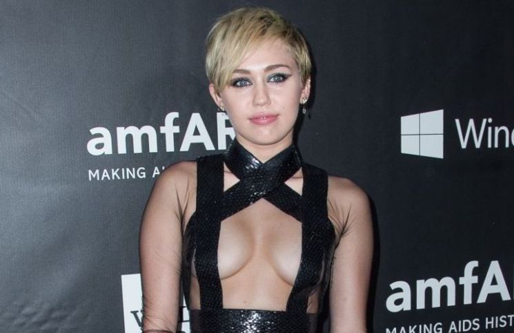 Rochia pe care doar Miley Cyrus o putea purta. Cum arata tinuta care a atras toate privirile