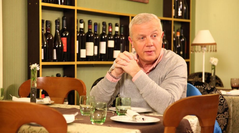Chef Victor Melian, bucatarul care va schimba restaurantele din Romania: &quot;Acasa am o concurenta acerba&quot;