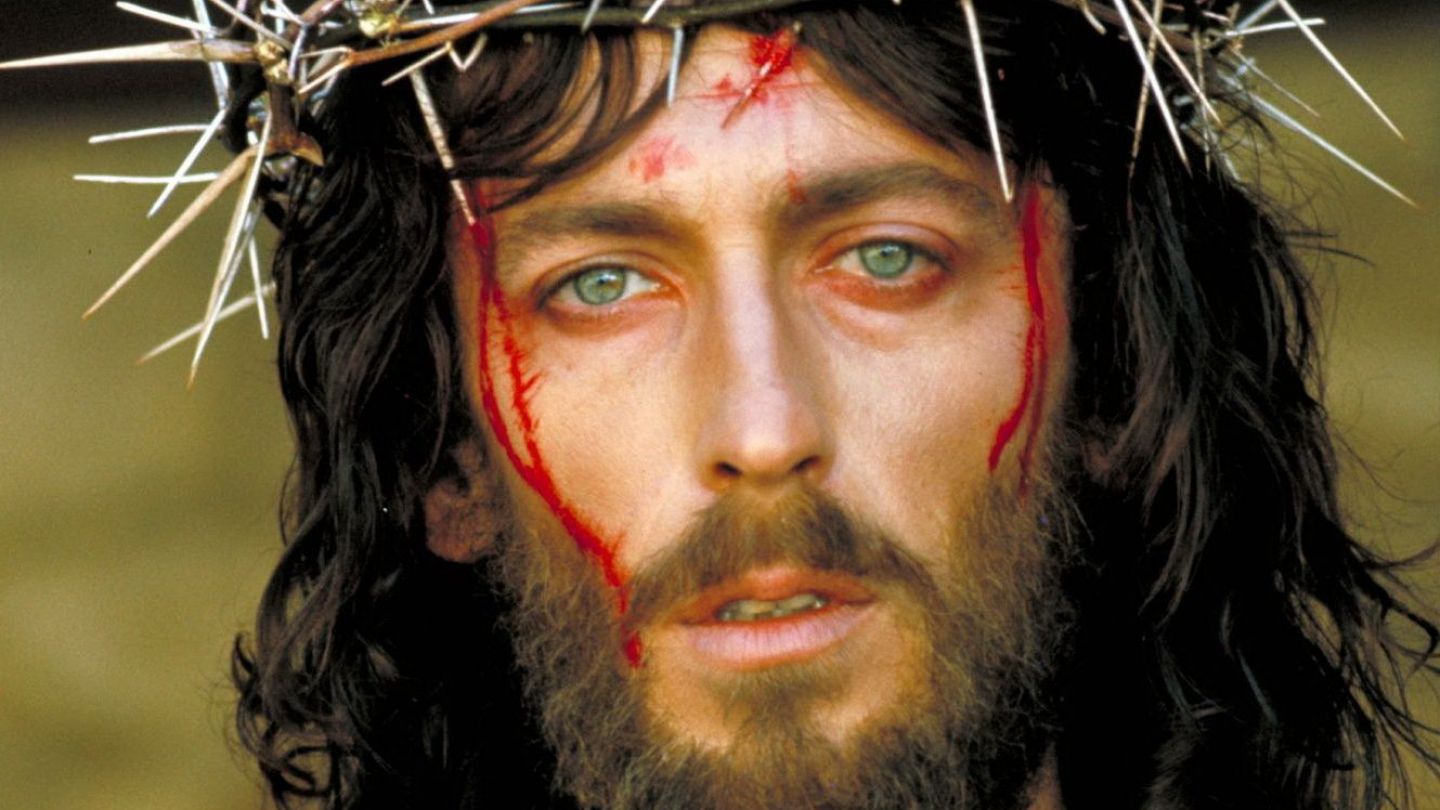 Frugal get annoyed Linguistics PRO TV - Cum arata acum actorul din Iisus din Nazaret. Robert Powell, la 45  de ani de la aparitia filmului lui Franco Zeffirelli
