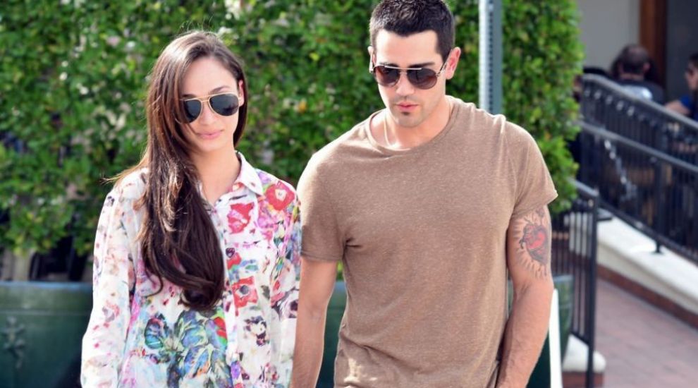 Cel mai fotogenic cuplu. Cat de frumosi pot fi impreuna Cara Santana si Jesse Metcalfe