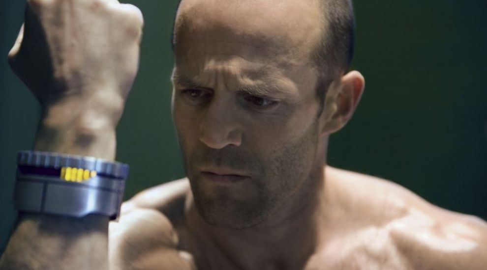 
	Jason Statham n-a fost întotdeauna atât de musculos și impunător. Cum arăta în 1999, la debutul în actorie
