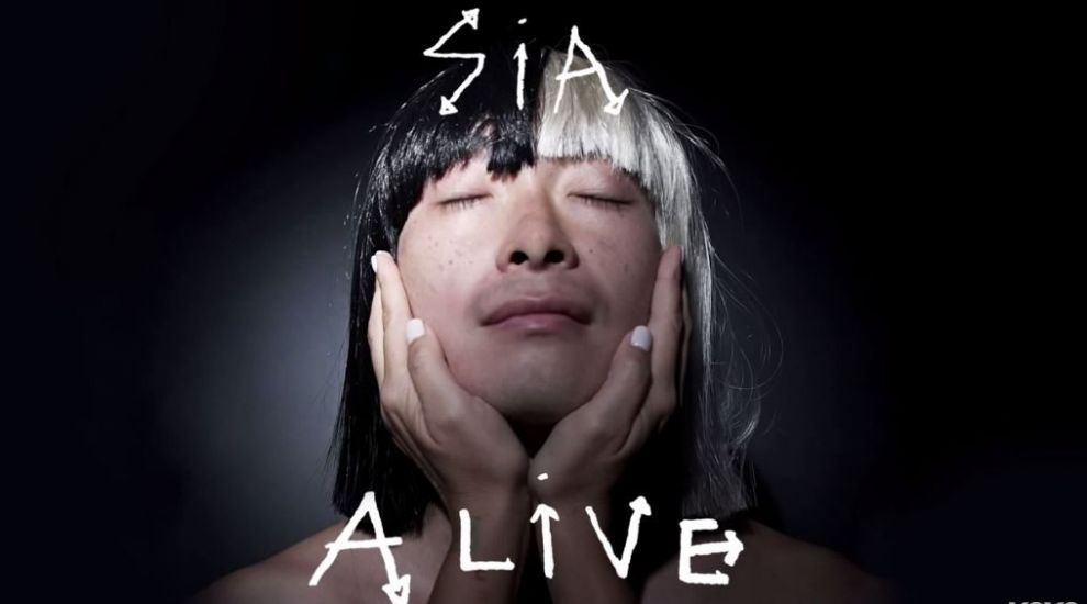 Sia a lansat piesa &quot;Alive&quot;. Asculta single-ul compus in colaborare cu Adele - AUDIO