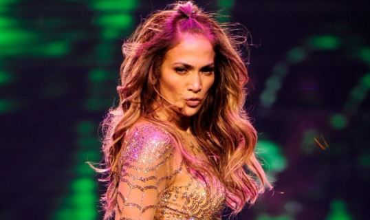 Cum le-a urat Jennifer Lopez &quot;Craciun fericit&quot; fanilor ei. VIDEO cu cei doi copii ai cantaretei