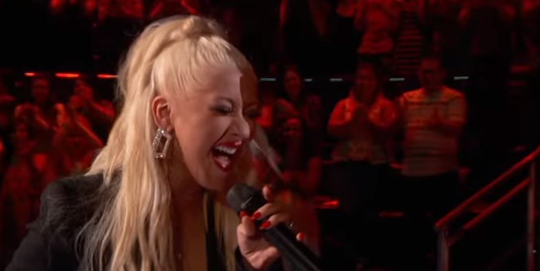 Concurentul care a impartit scena cu Christina Aguilera, inca de la auditii. Un duet care trebuie ascultat