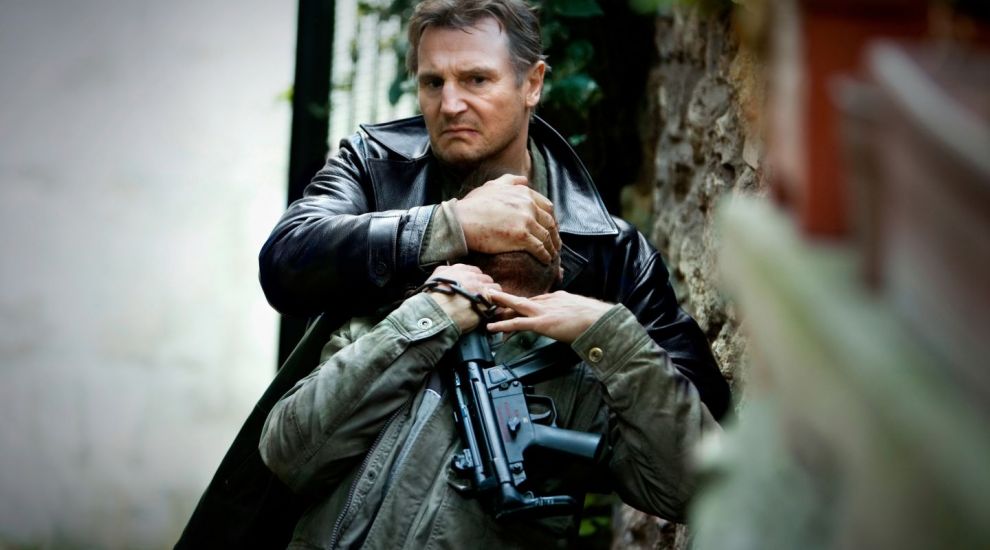 
	Transformarea incredibila pe care a suferit-o Liam Neeson pentru rolul care ii poate aduce o nominalizare la Oscar. Ce a facut actorul
