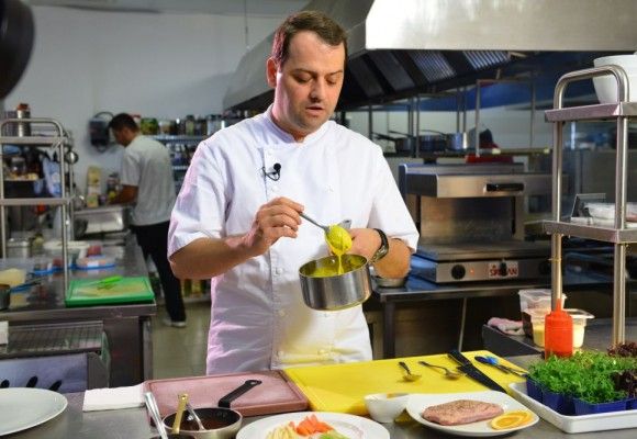 
	Chef Nico Lontras, un profesionist prin excelenta in bucatarie. Ce trebuie sa stii despre el
