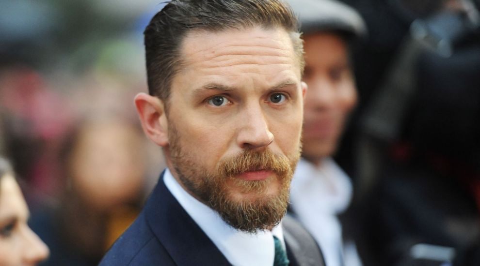 
	Tom Hardy, amenințare directă pentru fani și presă: &quot;O să îl bat chiar acolo, pe loc!&quot;
