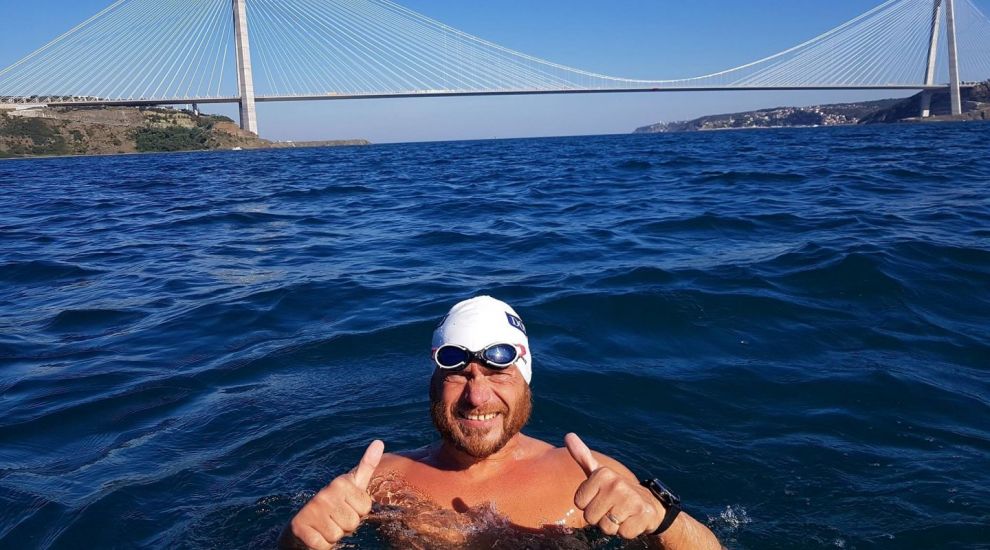 
	VIDEO Nou record! Avram Iancu a traversat Marea Neagră înot
