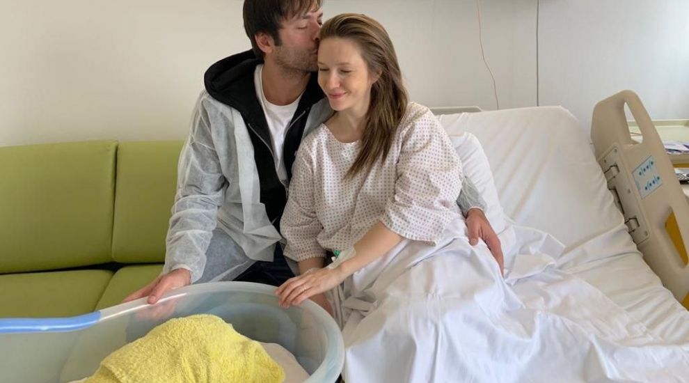 
	Adela Popescu și Radu Vâlcan au anunțat numele bebelușului
