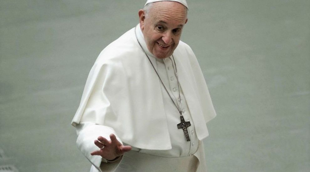 
	Cine e artistul care l-a bătut pe Papa Francisc la postările pe Instagram. Ce record a stabilit
