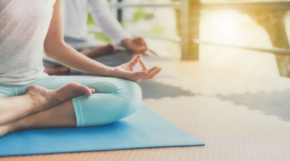 
	VIDEO Beneficiile masajului Thai Yoga
