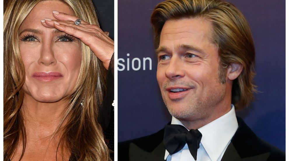 
	Brad Pitt, la petrecerea de 50 de ani a lui Jennifer Aniston. Cum au petrecut cele două vedete
