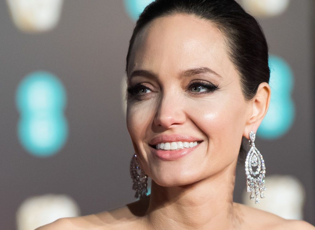 
	Angelina Jolie, apariție rară alături de toți cei șase copii. Cum arată aceștia acum
