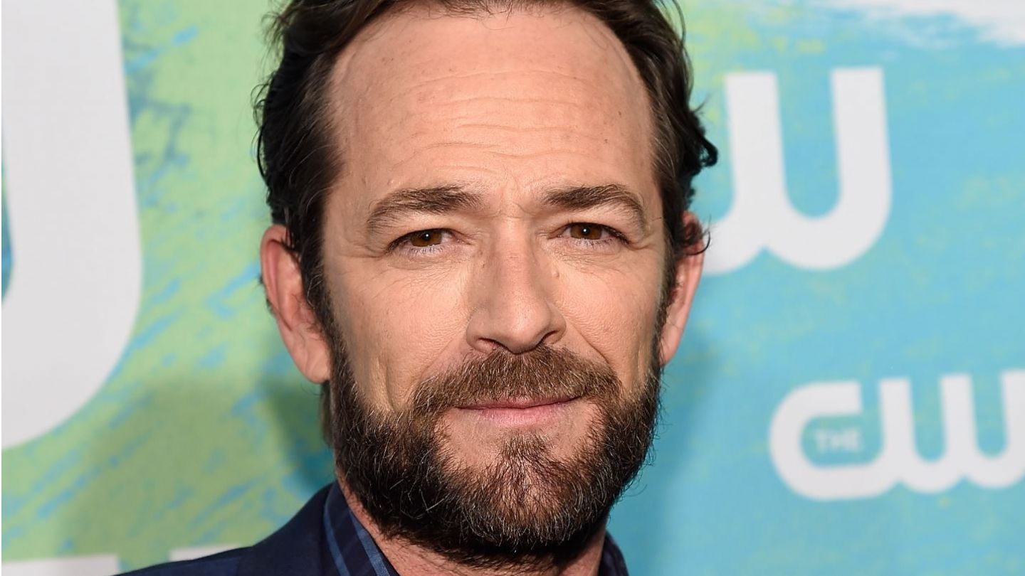 
	Luke Perry a suferit un &rdquo;masiv&rdquo; accident vascular cerebral. Ce se întâmplă acum cu actorul
