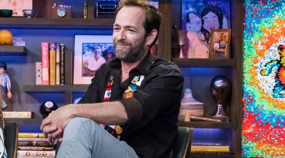 
	Ce nu ştiai despre Luke Perry: ce a făcut înainte să fie celebru şi de ce producătorii Beverly Hills nu l-au plătit 2 ani
