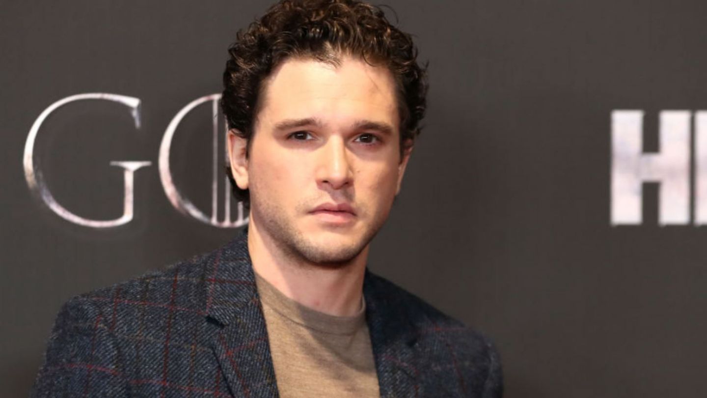 
	Kit Harington, văzut pentru prima dată în public de la internarea în clinica de dezintoxicare
