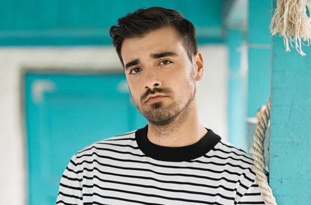 Diplomat musician Customer VIDEO Liviu Teodorescu a lansat un nou hit "Ascultă" | Vorbeste Lumea |  ProTv