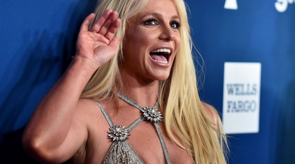
	Britney Spears, de la celulită și colăcei, la o apariție pe care fanii nu o vor uita prea curând. Și-a recăpătat silueta
