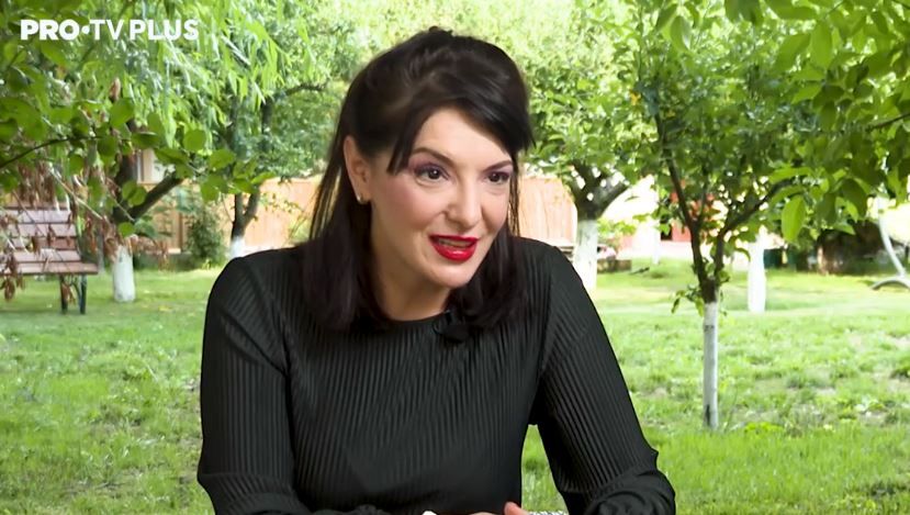 
	Nadiana Sălăgean despre serialul VIDEOCHAT: &ldquo;Este un serial cu mult umor, un umor de calitate&rdquo; VIDEO
