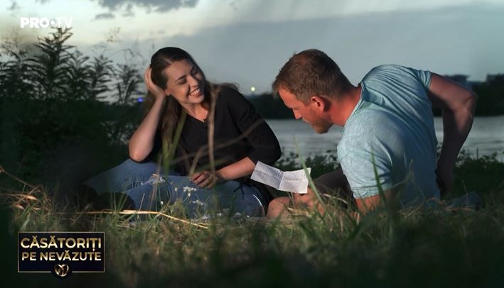 
	Dana și Adrian, picnic romantic și declarații de dragoste pe malul lacului
