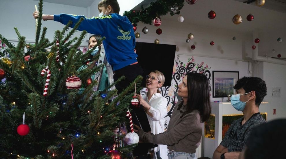 
	VIDEO Cristina Joia, Laura Boghiu și Andra Marinescu, suprize de Crăciun pentru copiii aflați în plasament
